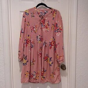 Old navy pink floral dress. Size medium.  Excellent used condition